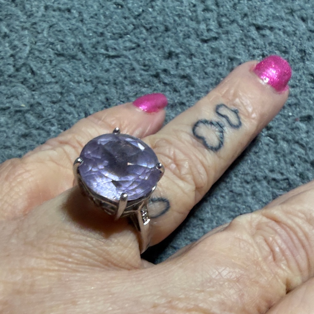 Elegant Paj Amethyst Gemstone Diamond Accent Ring Sz 7. (3)